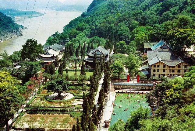 重庆公园史，一部重庆城市从封闭走向开放的鲜活记录