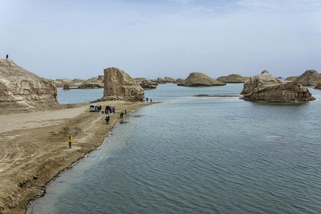 青海旅游-海西州-乌素特水上雅丹景区