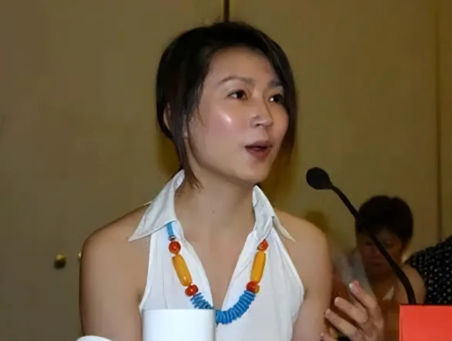 善恶到头终有报！57岁央视女主持王小丫	，已走上另一条大路