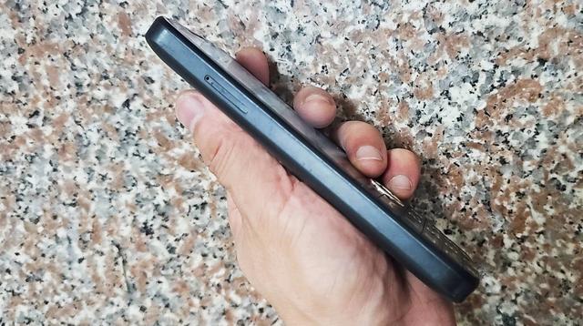 带实体键盘的国产智能机，3.5英寸屏幕支持手势操作，流畅玩游戏
