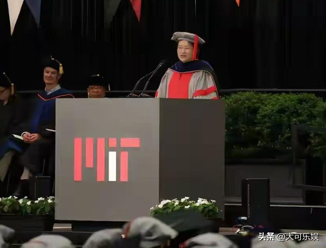 年薪4亿！美国的芯片女王竟是中国人，在中国最艰难时她站了出来