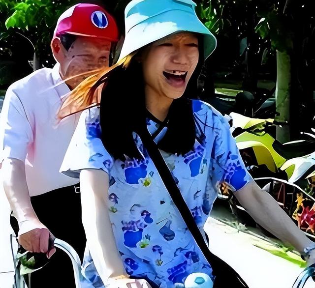 知情人曝杨振宁离世前状况，摔跤或是罪魁祸首，翁帆疑似早有察觉