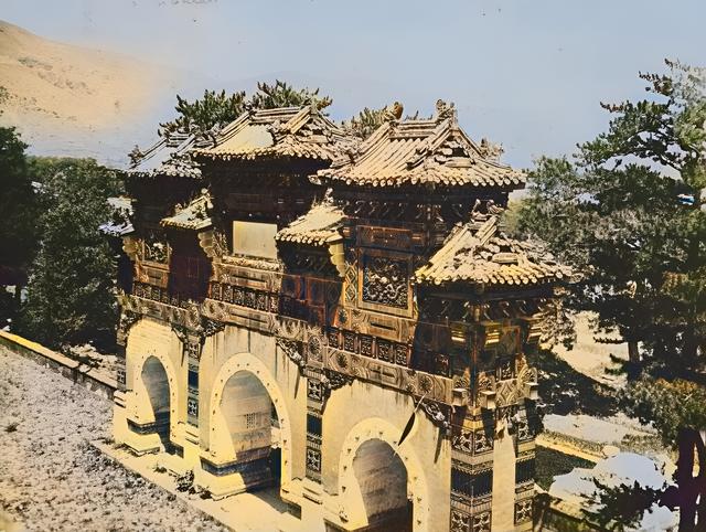 太罕见了，一个英国教授拍下了100多年前老北京，居然是这个样子