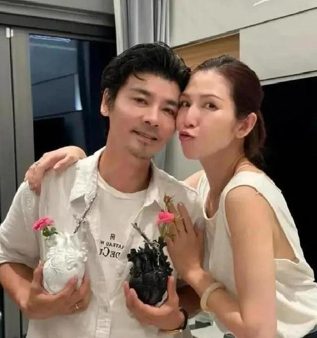 蔡少芬家的颜值天花板，两个女儿美得惊人，网友称这太卷了呢
