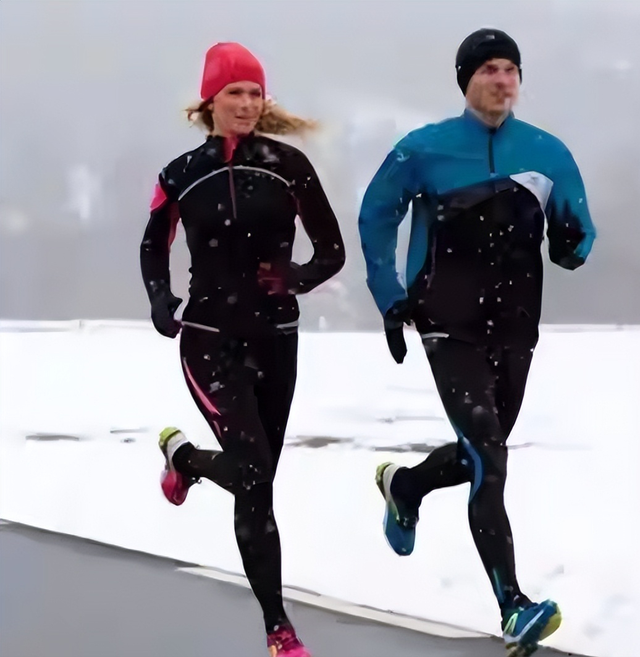 冬天跑步不遭罪！5个实用妙招让你暖身又护膝