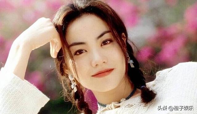 王菲和窦唯离婚26年，当初人人看好的一对，是怎么分开的？