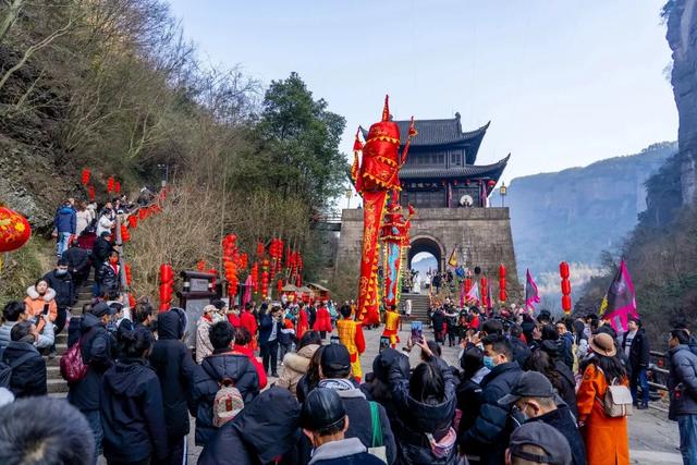 蜀道三国游进度条已加载：■■■■■□98%