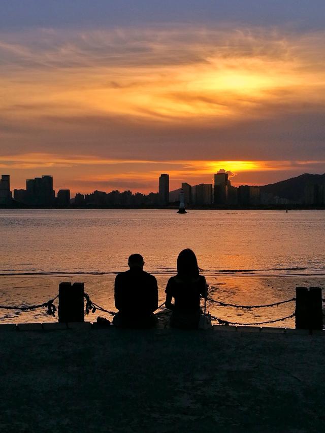 一碗馄饨牵出黄昏恋！《菜肉馄饨》的圆满结局	，骗了多少观众？