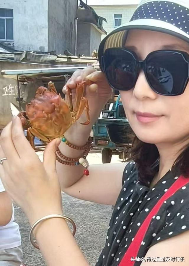 品味鄱阳湖大闸蟹，感受秋天的鲜美