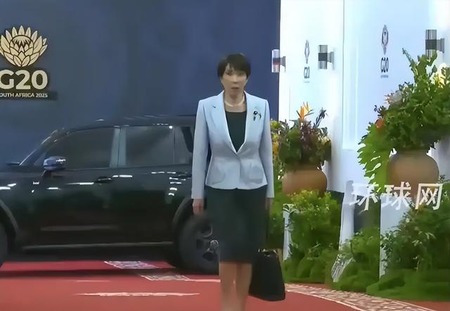 高市早苗的车牌藏阴谋，拜鬼在路上？日本的野心藏不住了