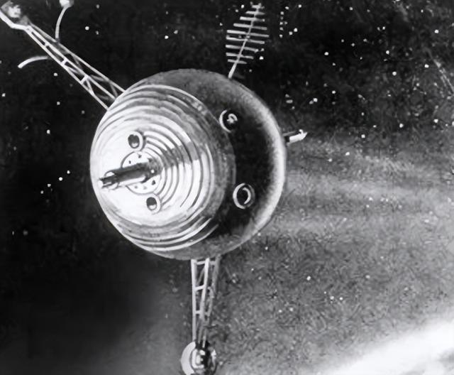 1958年苏联卫星脱轨，预计坠落中国，钱学森凭一道火光算出坠毁点