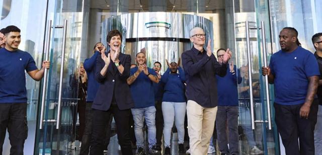 跻身精英俱乐部！苹果追平微软英伟达，AI是最大软肋？