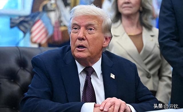 导弹已上膛，特朗普突然反悔？把马杜罗列为“恐头”还要和他谈谈