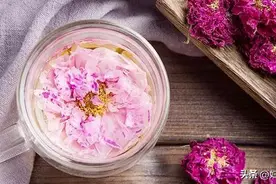 玫瑰是疏肝第一花，春季用它搭配泡水喝，消散结节囊肿不用愁！图片