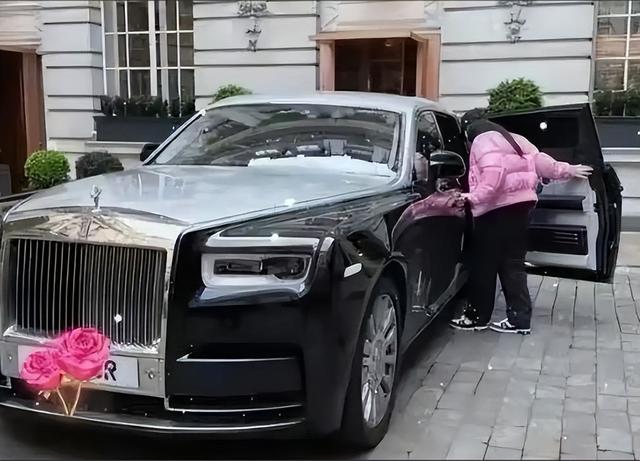 李湘事件升级！家境被扒底朝天，父母身份曝光	，果然不简单