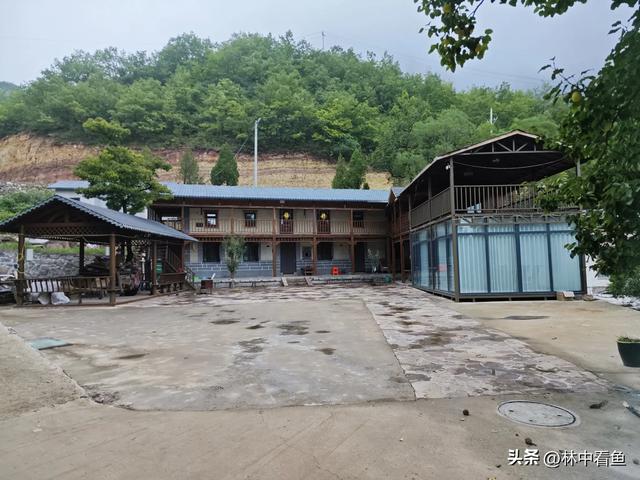 走遍石板岩之上坪南背自然村
