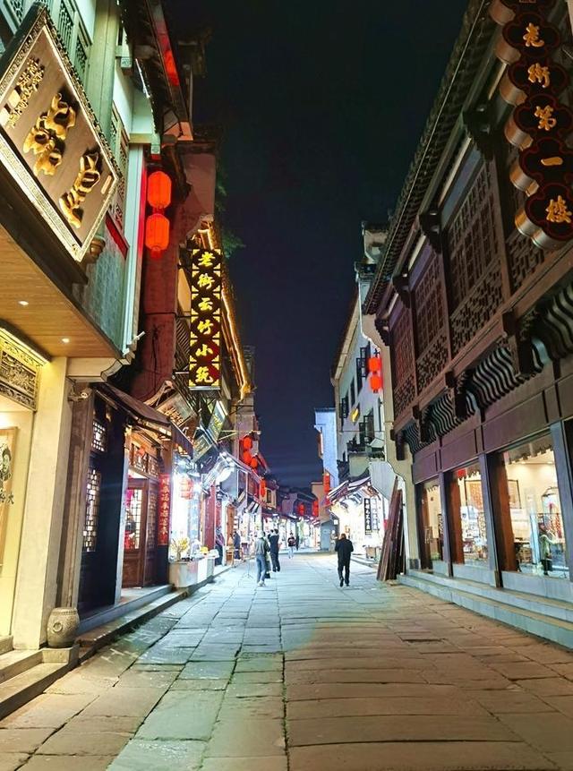 游安徽屯溪老街和徽州古城