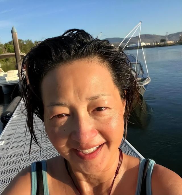 两次拒绝黎明	，无视钟汉良示爱，被折磨20年后55岁的她憔悴成大妈