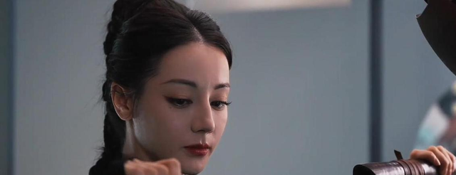 热巴倪妮争演“尾鱼女郎”，改编差强人意，为何难续司藤神话