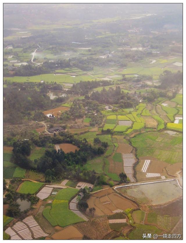 雪峰、云海、田陌 — 西藏林芝至成都空中俯瞰