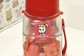 减肥必备！果蔬榨汁机图片