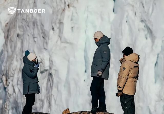 波司登慌了！山东跑出羽绒服大王	，70后夫妇一年赚13亿，今要上市