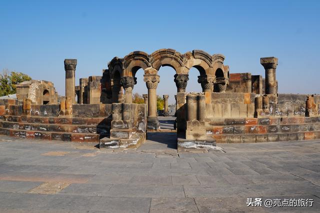 跟着丝绸之路去旅行高加索三国——亚美尼亚兹瓦尔特诺茨教堂遗址