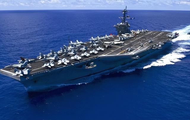 世界最强航母俱乐部添新成员！中国004航母将亮相，排量超10万吨