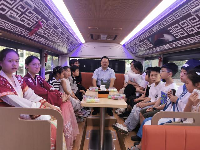 郑州公交“商都号时空穿梭文旅巴士”专线正式开通