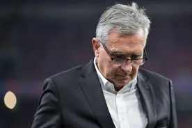 国足本届世预赛对日沙澳战绩为六战全败，上届战绩2平4负图片