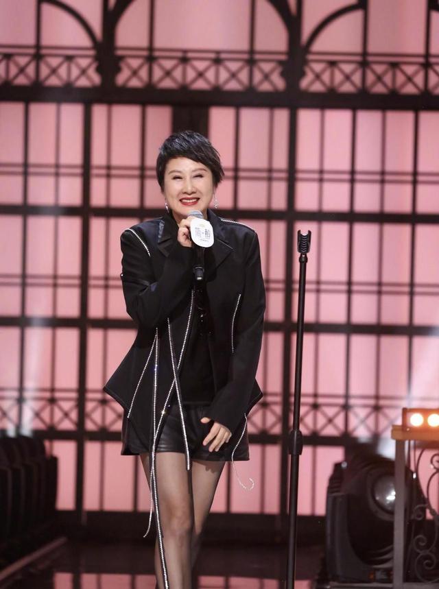 看了肖雄，再看张凯丽才知道：会打扮与不会打扮的女人，差距多大