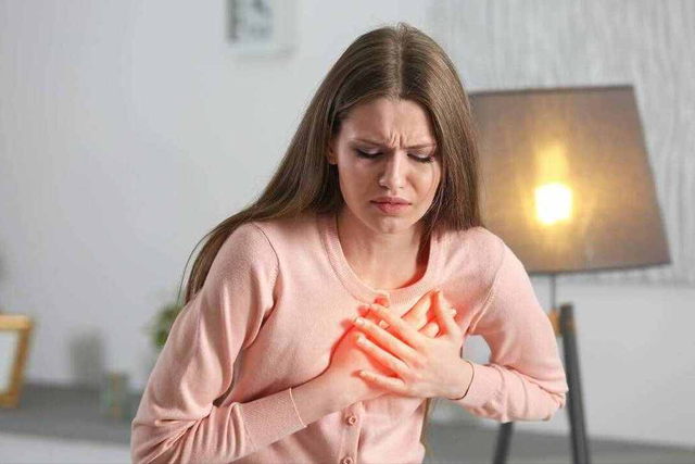 女人乳腺增生，有哪些症状？呵护乳房健康，从认识这3点细节开始