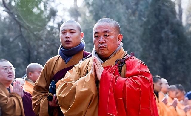 释永信倒台后，老乡才敢说实话，当年他想两三万一户买下整个村