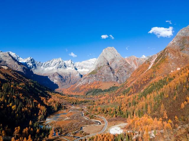 秋冬景观大道，10月下旬-11月，适合自驾赏秋的6条线路