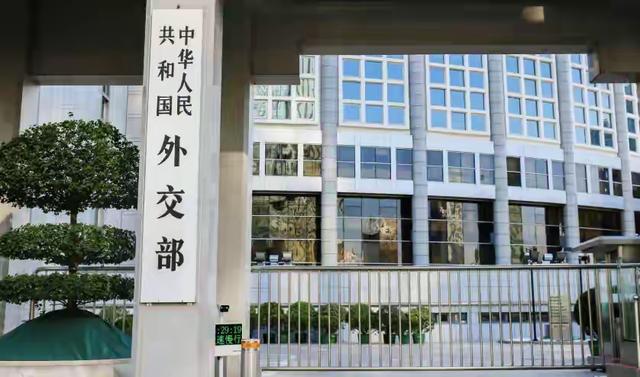 高市早苗通知全球，不撤回涉台言论，话音刚落，解放军攻击11亮相