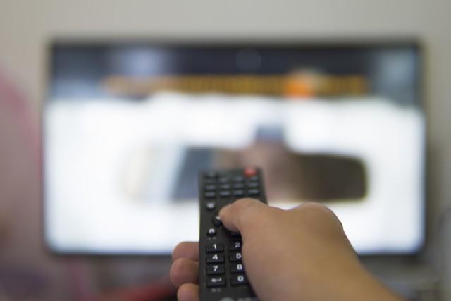 电视选购水太深！导购绝不告诉你的参数陷阱，看懂这几点才能省钱