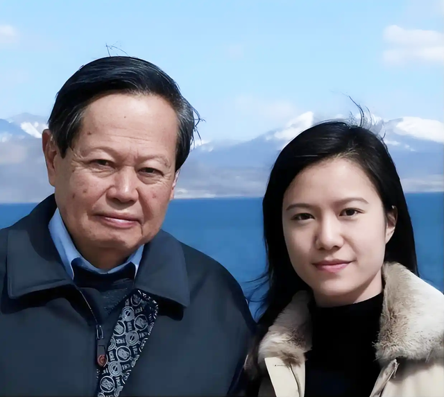 杨振宁走了，伴随在他身上的3个疑问，也该解开了