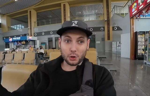 爱尔兰情侣带着偏见来中国旅游，结果不到二十四小时就被打脸三次