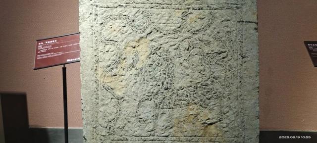 被尕日塘秦刻石圈粉？济宁这家博物馆的刻石，同样让你一秒穿越千年