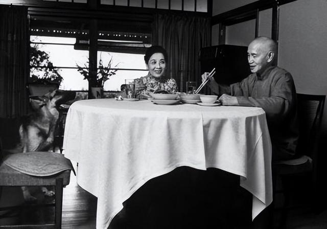 蒋介石退守台湾之前，谁在管理台湾，为何老蒋一去他就主动让位？