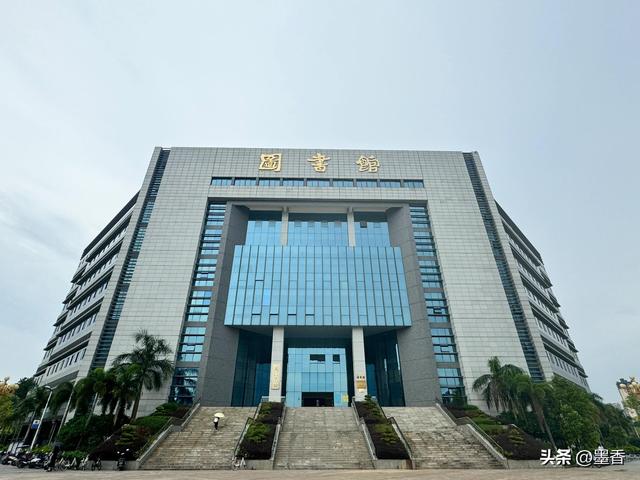 玉林师范学院2025新生入学攻略（学费住宿费、生活费）