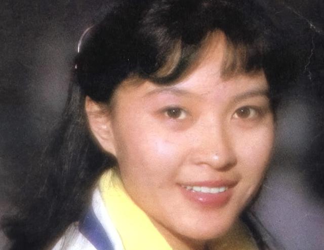 恋爱脑下场是真惨！从春晚主持人到养不起孩子的妇女，她咎由自取