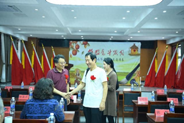 惠风滋润枝头秀 硕果金秋格外红--现代书画网携手书画名家扎根乡村