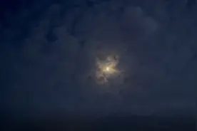 战地日记 | “爸爸，你脸上好像画了画……”图片