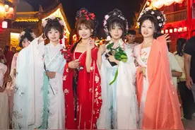 古城焕新 汉服翩跹 红安影视幻城首届汉服文化节盛大开幕图片