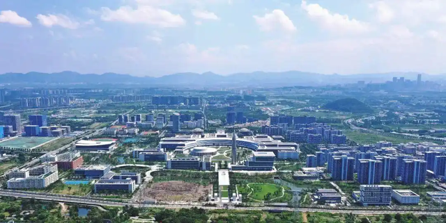 施一公砸200亿建西湖大学，放话5年超过清华，7年过去却成了这样