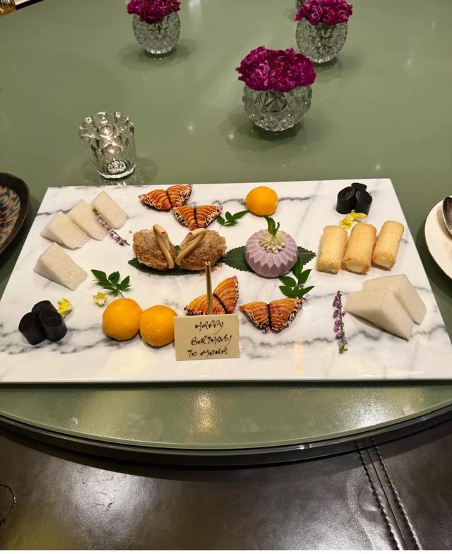 方媛晒38岁庆生照秀恩爱，照片P太过被吐槽，郭富城看起来1米9！
