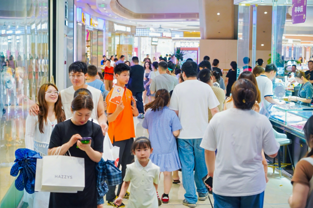 义乌吾悦广场七周年庆，周周精彩不断，以“深度运营”铸就区域时尚生活新标杆