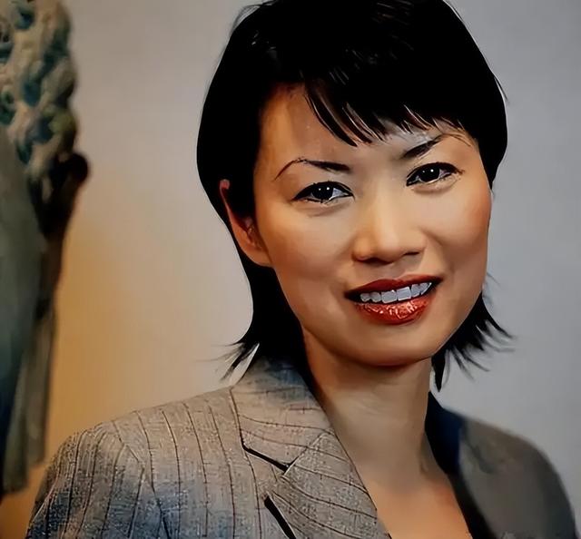 睡完首富睡总统！从厂妹到顶级名媛，靠男人捞到268亿	，她凭啥？