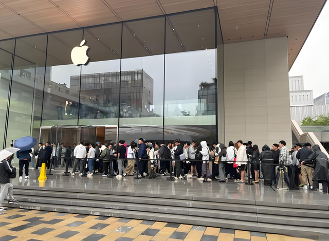 小米17硬刚iPhone17！九月的手机圈大战，“等等党”或成最大赢家​​